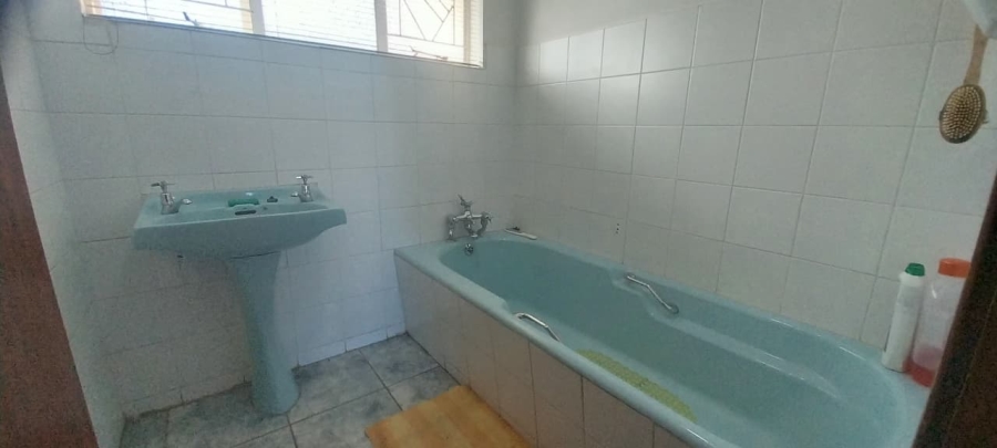 4 Bedroom Property for Sale in Amalinda North Eastern Cape